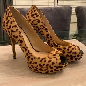 Brand NEW Vince Camuto (Real Cow Hair Fur ) Leopard print pump Size 6.5